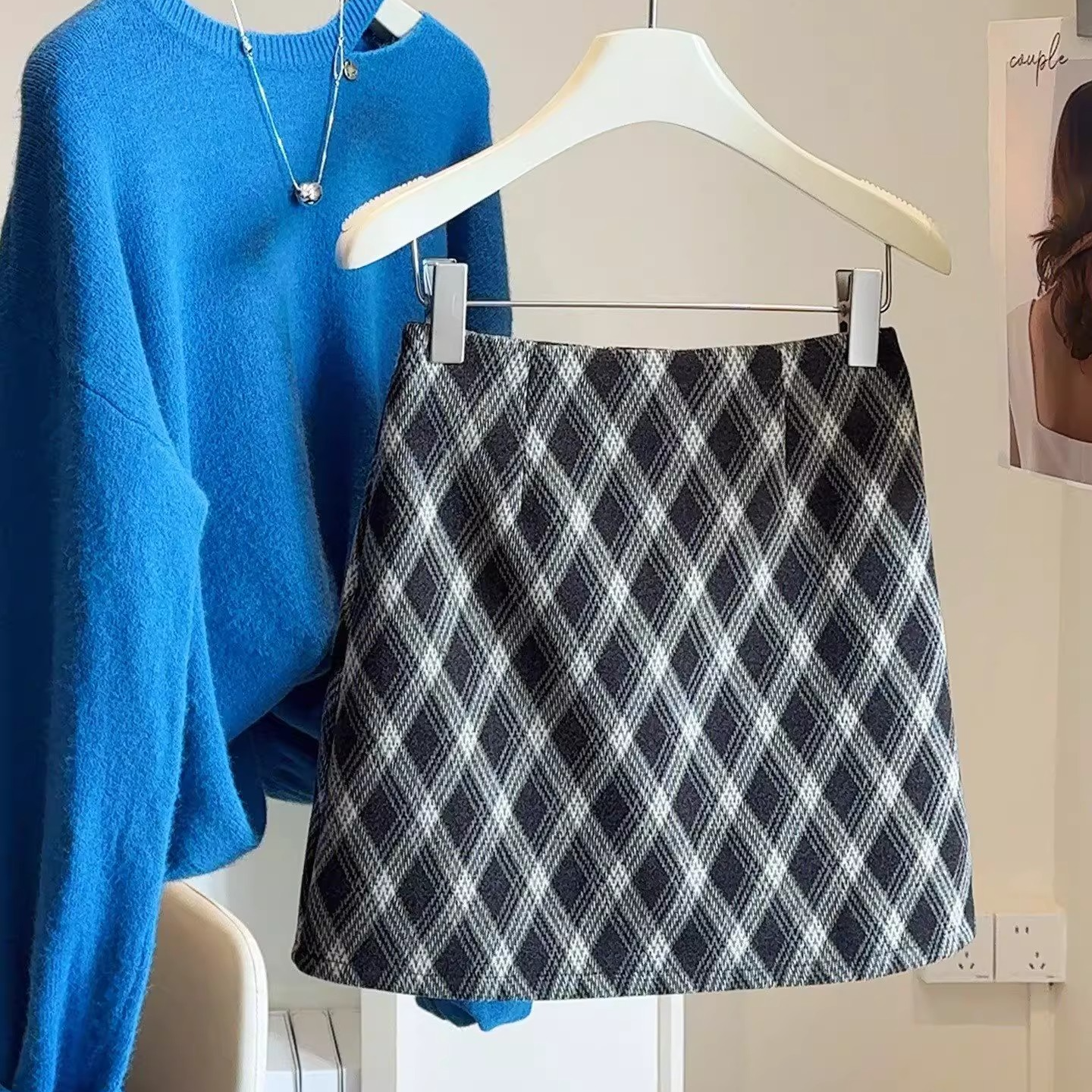 复古格子毛呢半身裙女秋冬2025新款高腰a字一步裙开叉直筒包臀裙