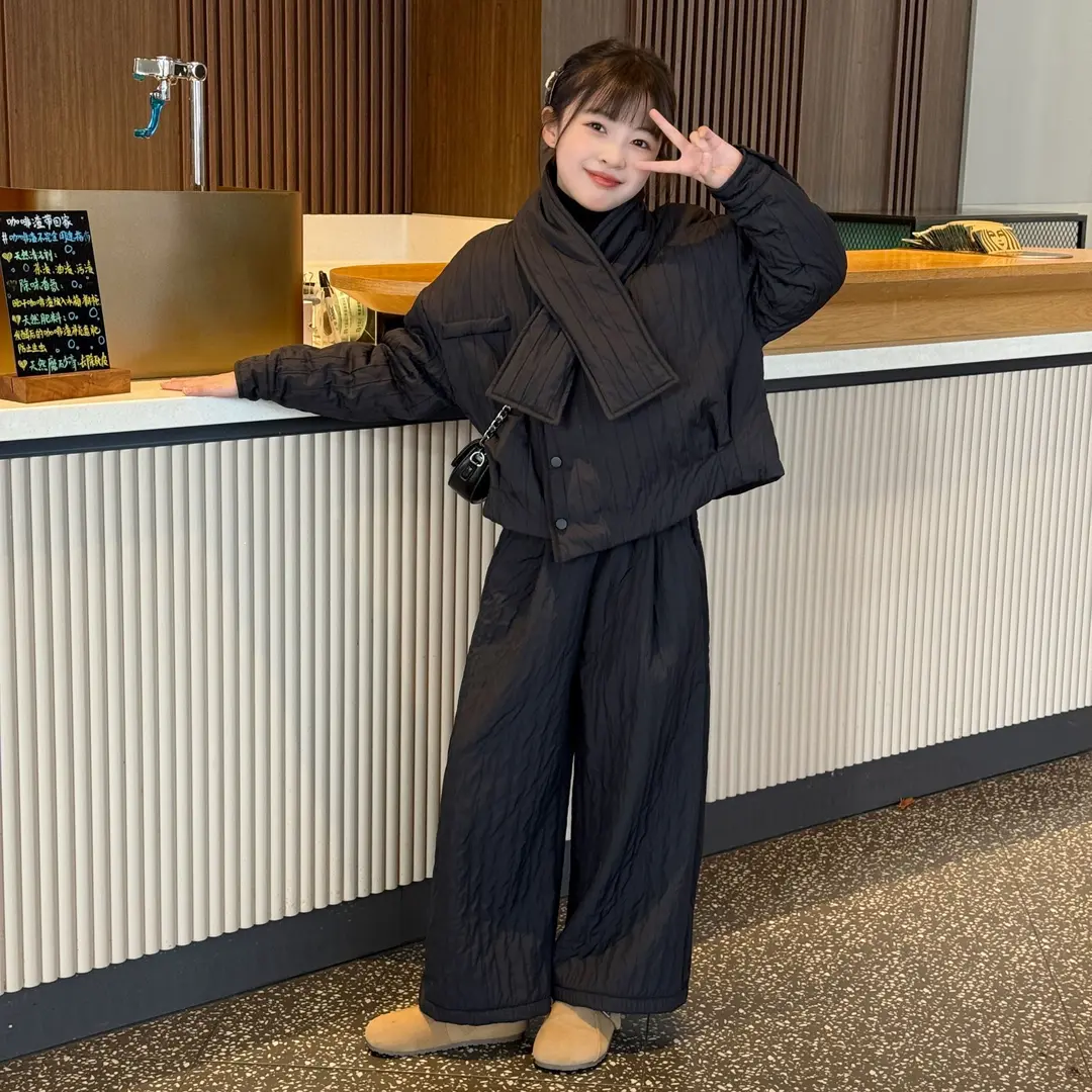 2025冬款围脖圆领棉服外套高腰加绒九分阔腿裤三件套女童洋气百搭
