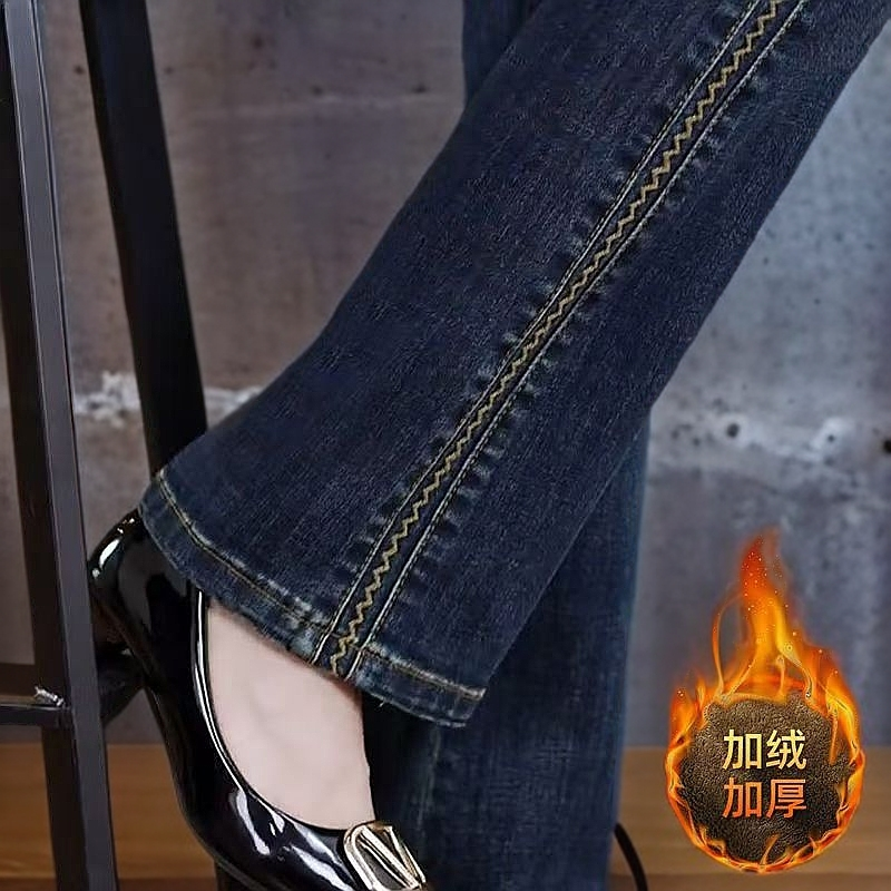 2025冬季加绒爆款小个子微喇牛仔妈妈裤女款弹力大码显瘦喇叭裤子