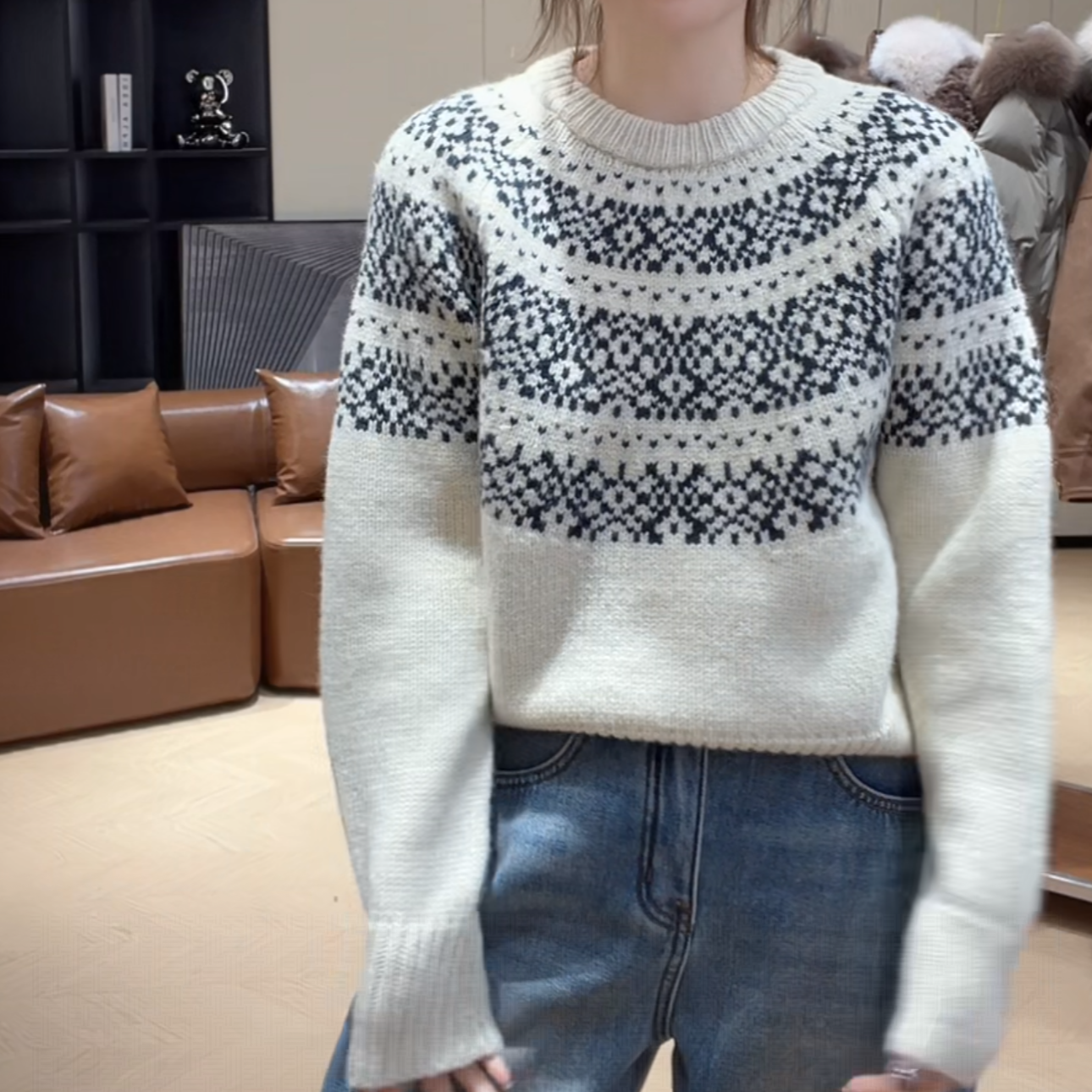 【费尔岛】圆领提花复古套头毛衣冬季新款时尚慵懒风保暖长袖针织衫