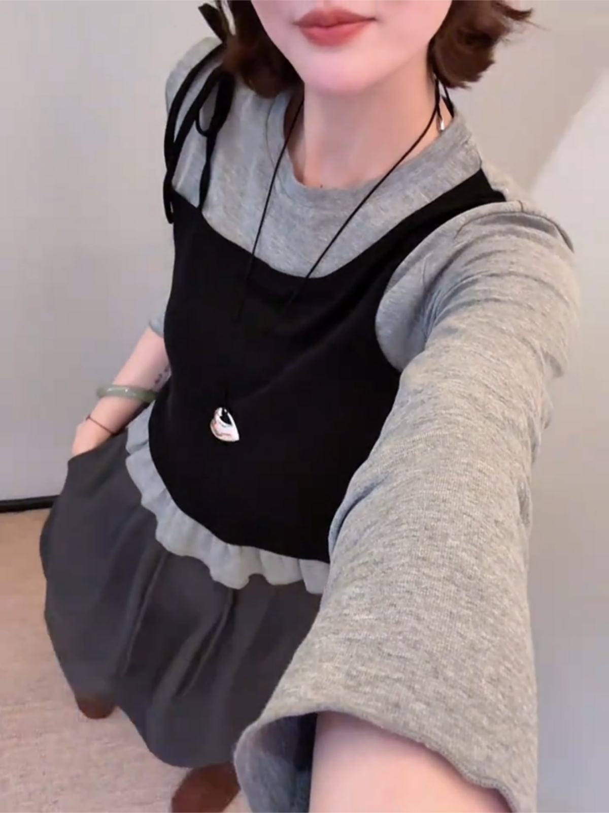 法式假两件肩部系带拼接t恤女2025秋季新款高级显瘦别致绝美上衣