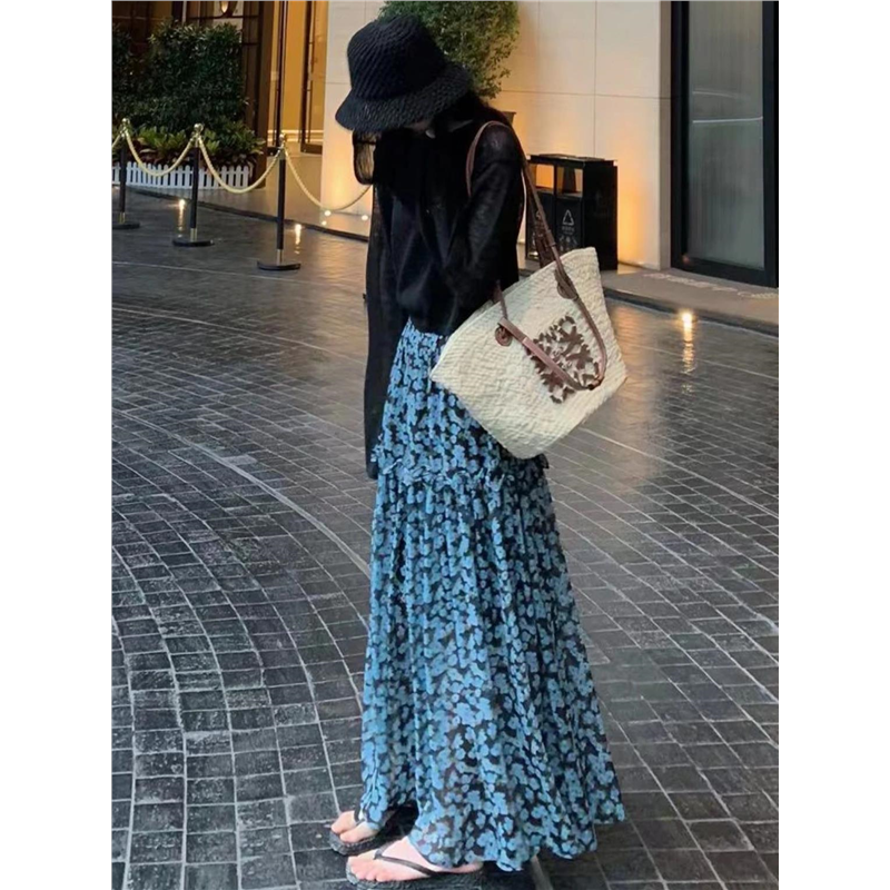 法式复古高腰显瘦碎花半身裙女夏季2025新款百搭雪纺a字大摆长裙