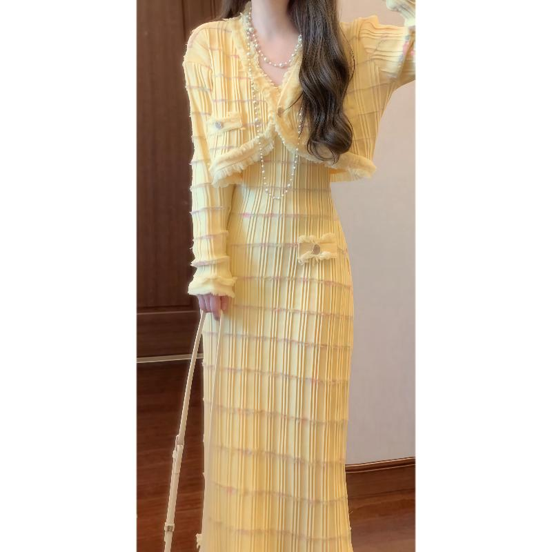 黄色小香风套装秋冬富家千金高级感韩系针织外套吊带连衣裙两件套