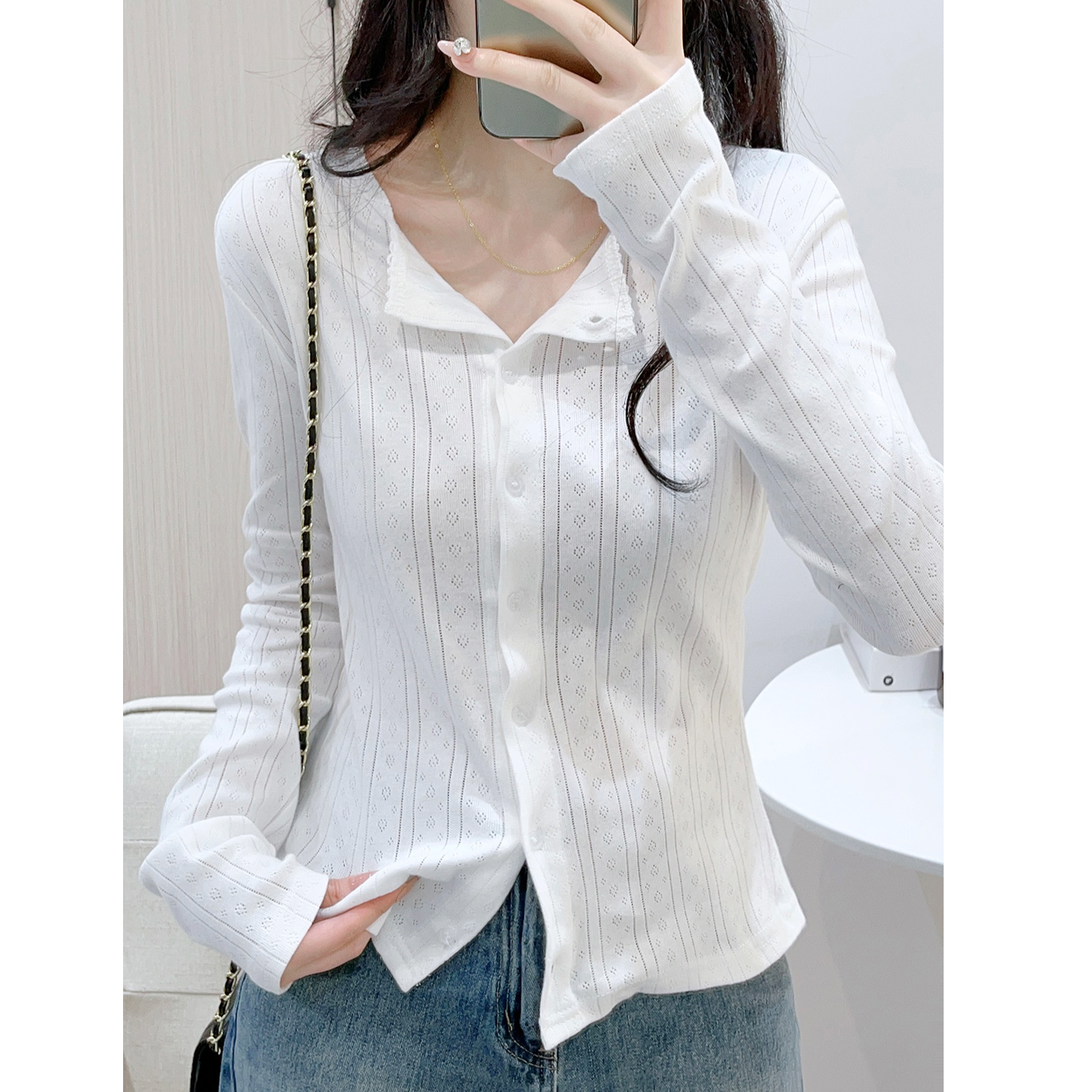 韩系独特绝美小上衣女春秋冬提花镂空圆领显瘦打底长袖白T恤开衫