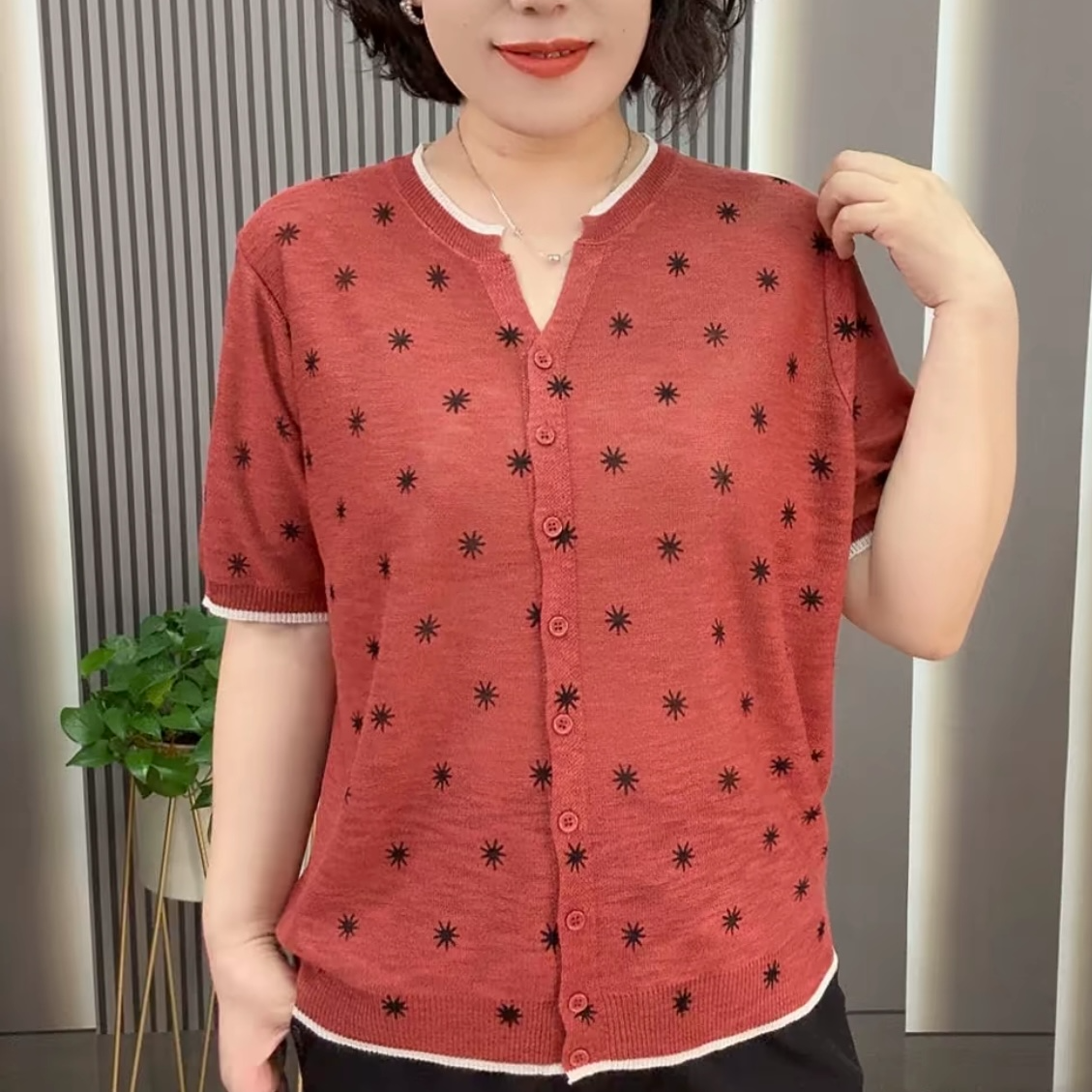 高档时尚短袖印花针织衫2025夏季新款休闲百搭宽松显瘦妈妈针织衫