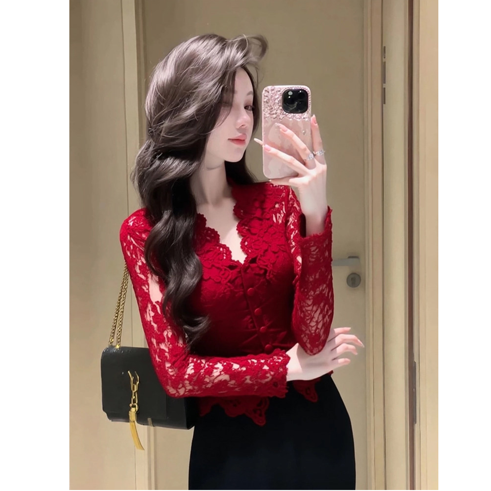 秋冬独特复古辣妹红色v领蕾丝打底衫女内搭修身显瘦正肩长袖上衣