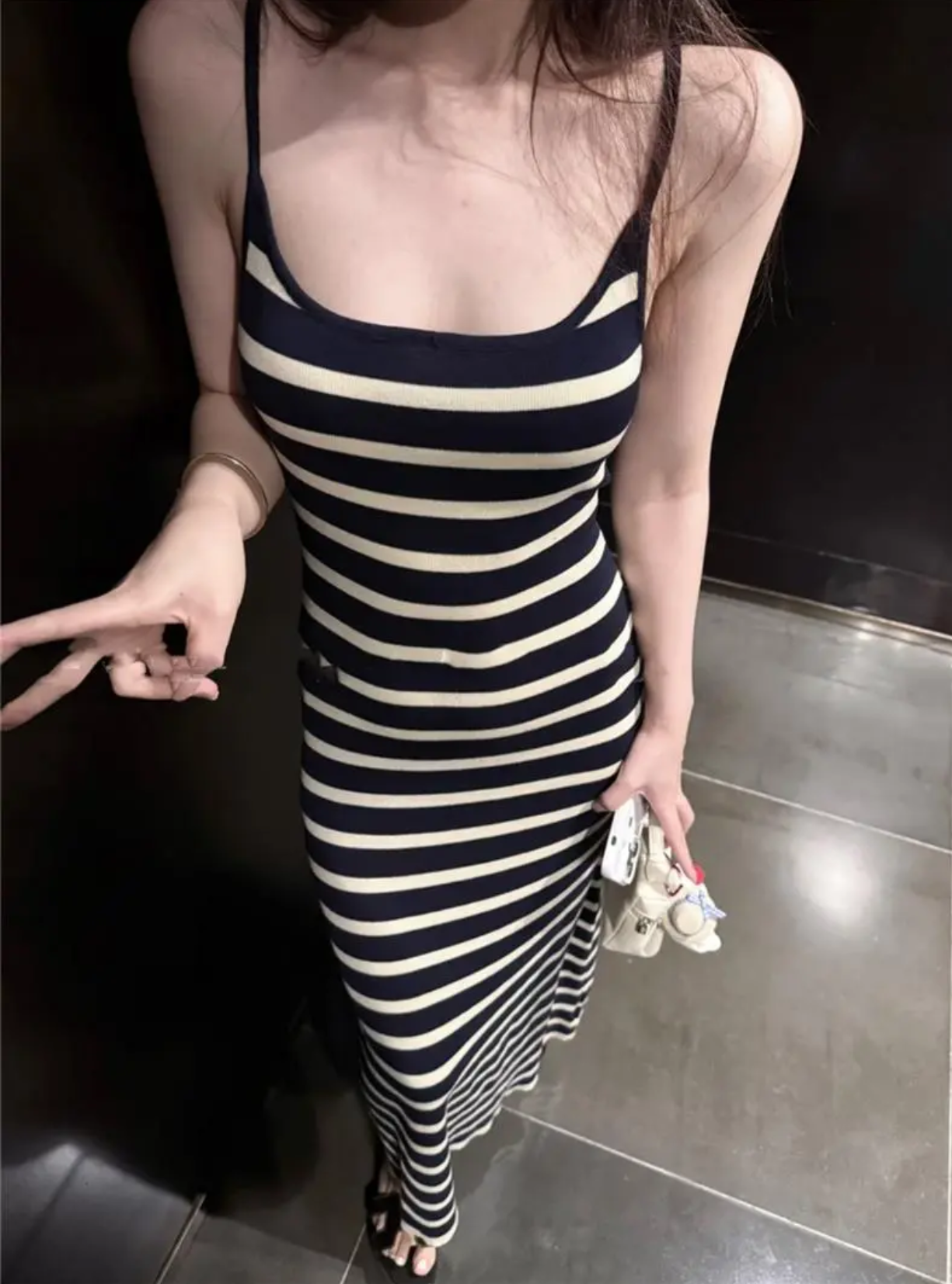 2025韩版夏季百搭条纹连衣裙女士显瘦度假风包臀遮胯无袖吊带长裙