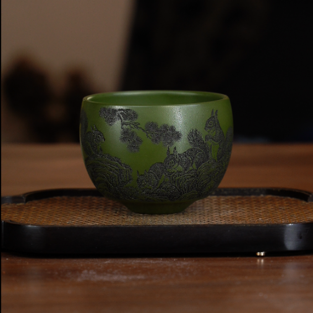 1085宜兴原矿紫砂茶具刻绘五子登科绿泥主人杯YMJ180ml左右