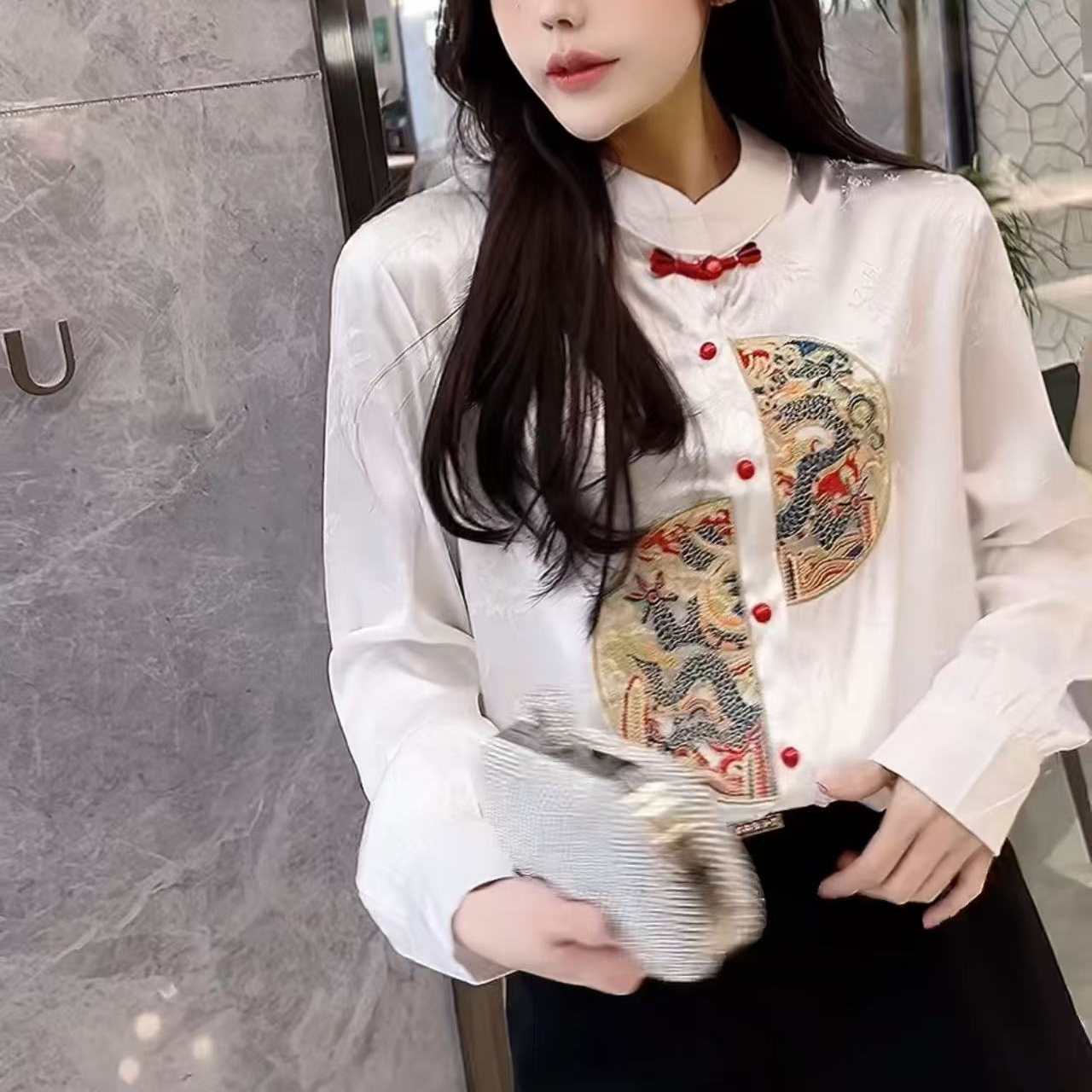 新中式盘扣衬衫女秋装新款国风刺绣复古小衫