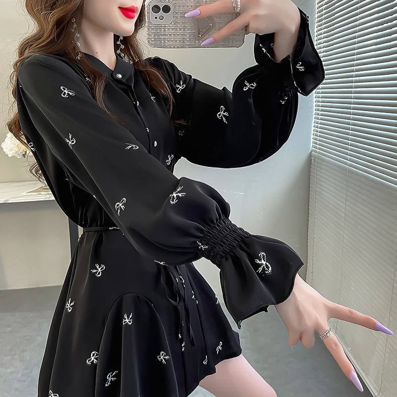 甜美碎花荷叶袖上衣女显瘦中长款系带收腰衬衫时尚独特漂亮小衫秋