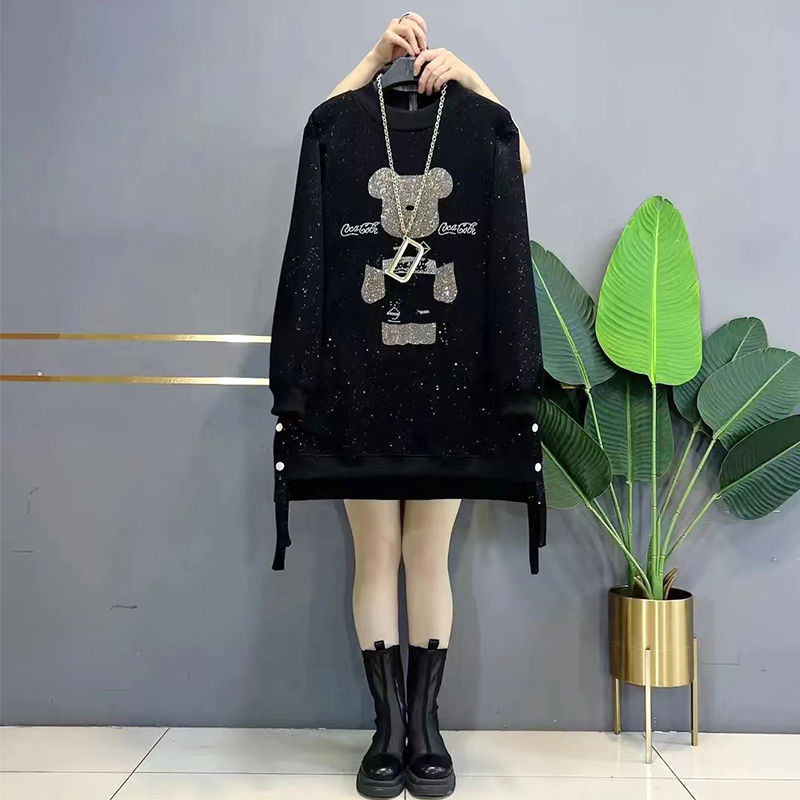 COCO LESLEY 2025秋季新款胖MM遮肚子洋气烫钻小熊中长款卫衣