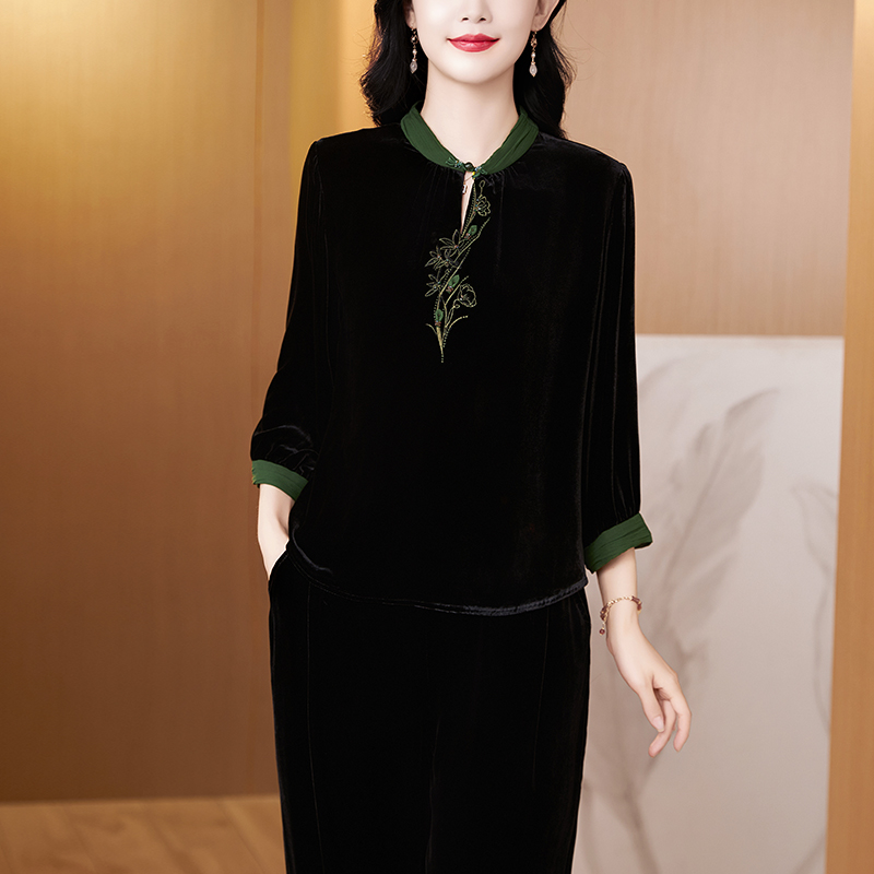 中年妈妈重工刺绣v领金丝绒衬衫女秋季2025新款立领收腰气质衬衣