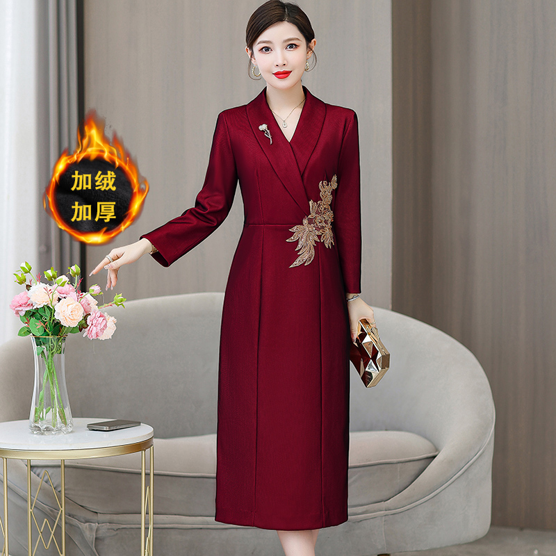 秋冬新款加绒喜婆婆婚宴装女喜妈妈年轻礼服显瘦酒红色气质连衣裙