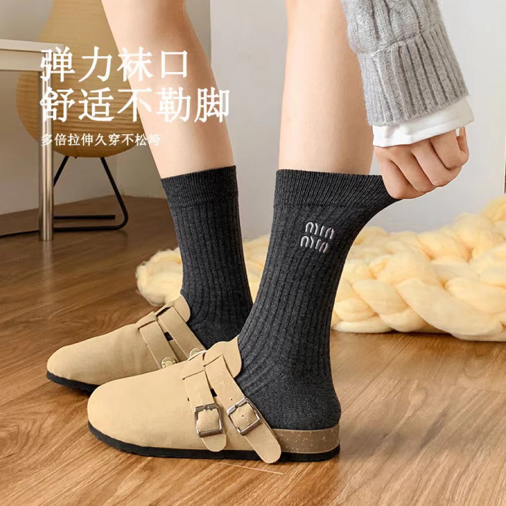袜子女中筒网红字母堆堆长袜棉袜吸汗防臭韩版秋季灰色高腰白袜子