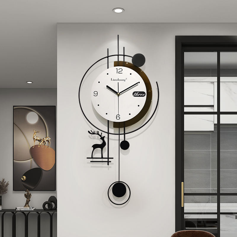 一鹿相伴--创意简约装饰挂钟家用个性大气挂墙静音钟表客厅时钟