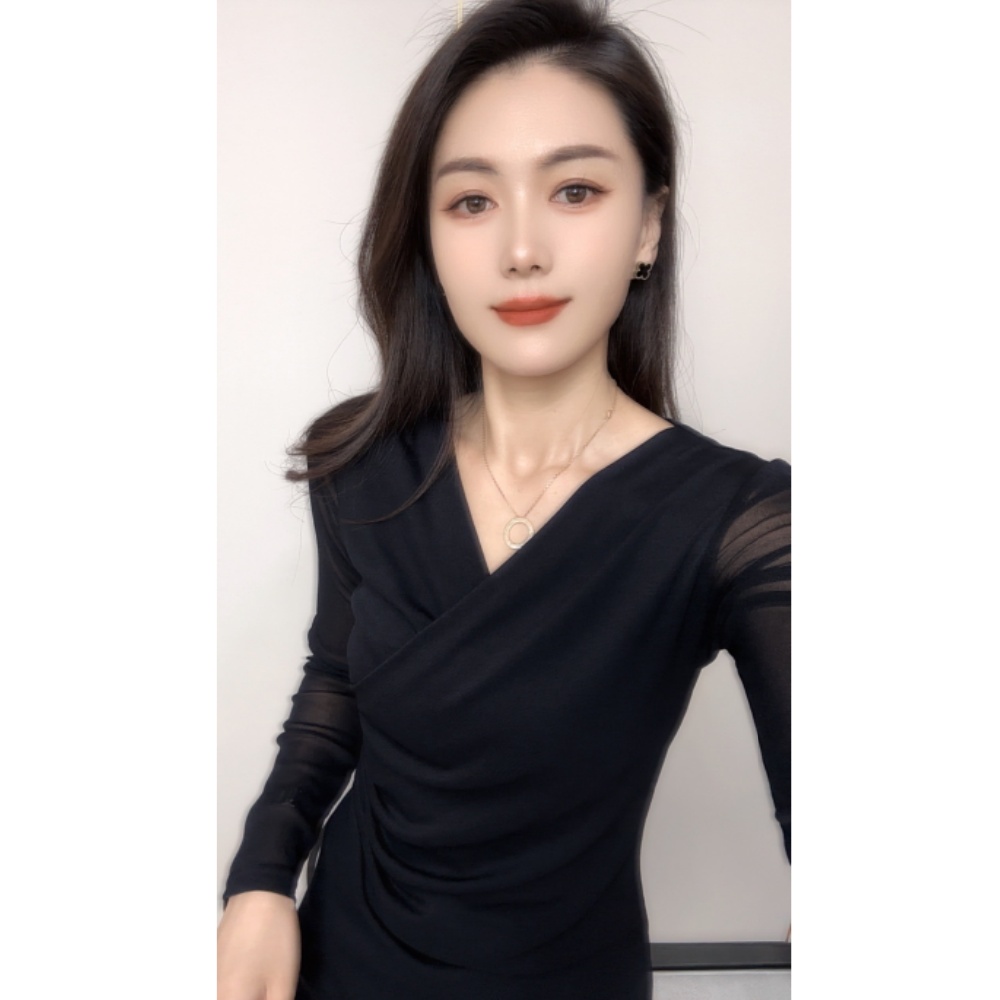 2025年秋季爆款v领修身长袖网纱T恤套头内搭显瘦交叉打底上衣女潮