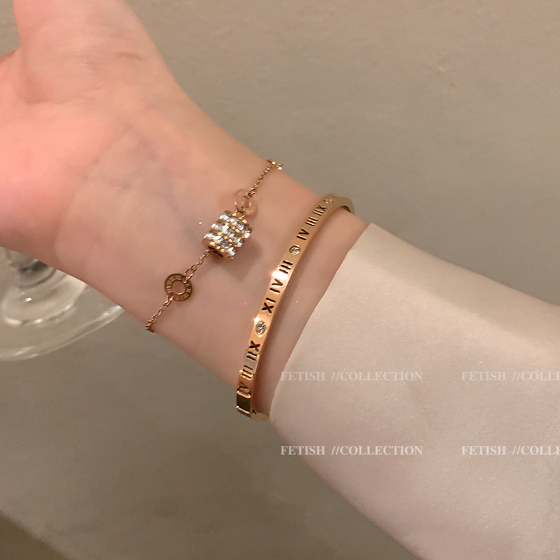 钛钢手链 不掉色小蛮腰钛钢手链女设计高级双层叠戴情侣手镯手饰