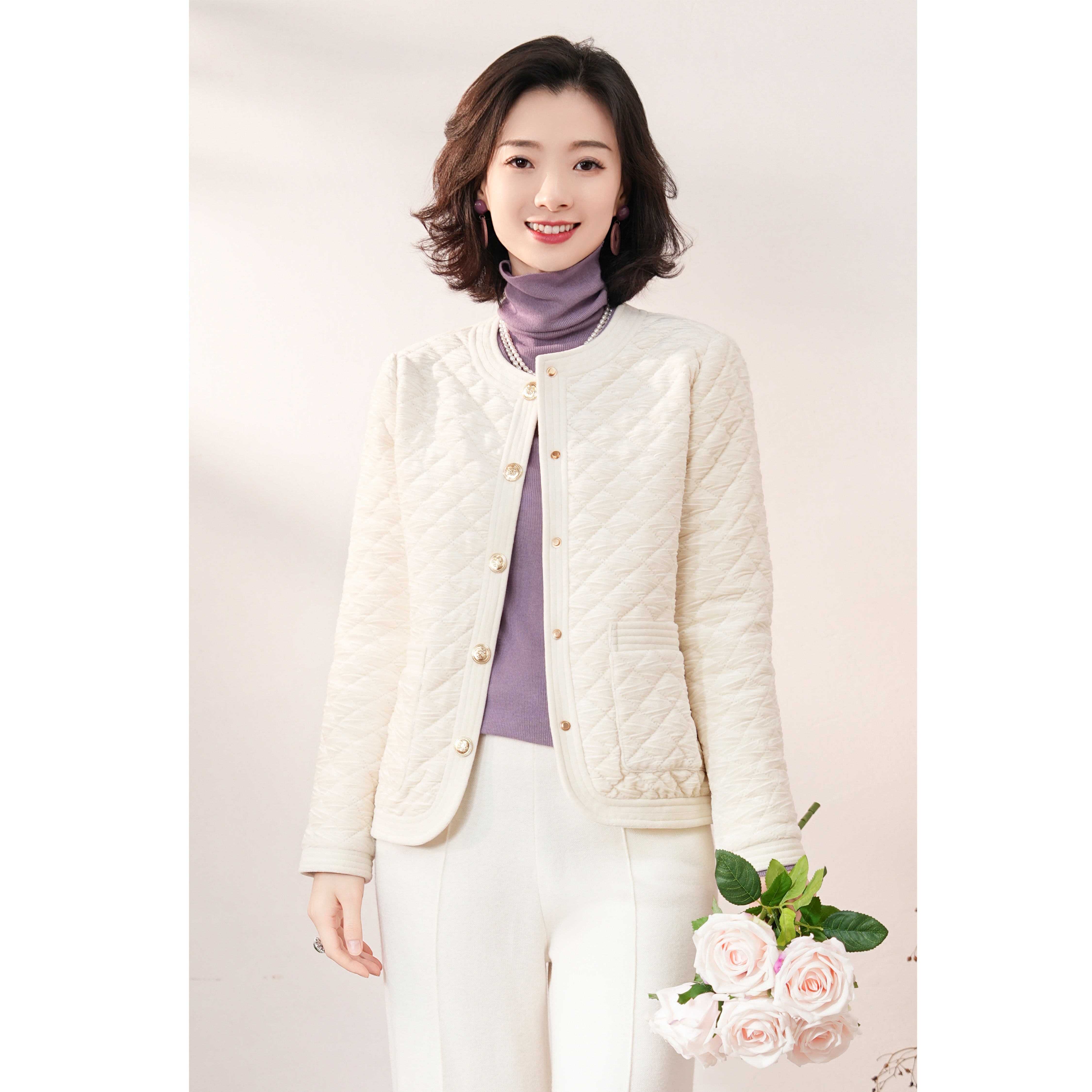 西子/【冬宜雪】进口韩国压花丝绒绗缝小香风金扣棉服外套/MFHC093
