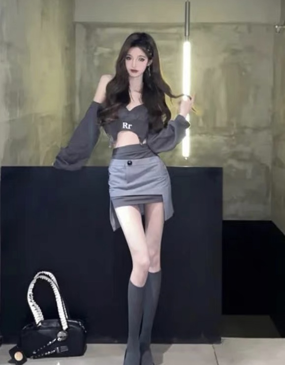 【宝藏衣橱上新】新款气质灰色拼接辣妹挂脖不规则套装裙