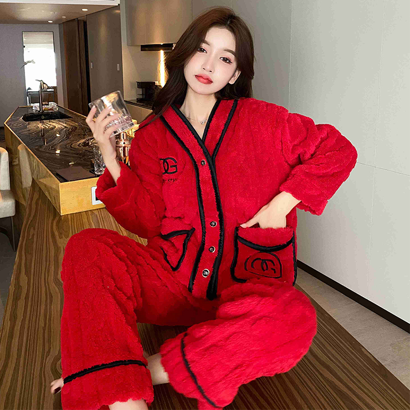 睡衣女珊瑚绒冬季加厚加绒法兰绒加大码红色本命年小香风家居服