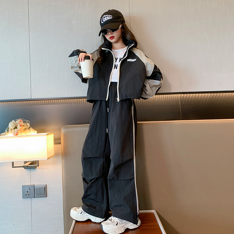 女童秋装套装2025新款儿童时髦洋气女大童春秋运动工装潮酷两件套