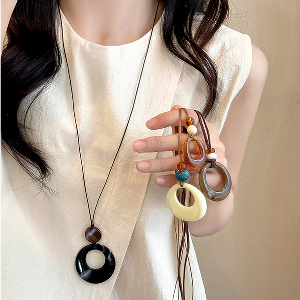 合金树脂吊坠 圆环吊坠黑绳长款项链女简约百搭毛衣链小众设计B29