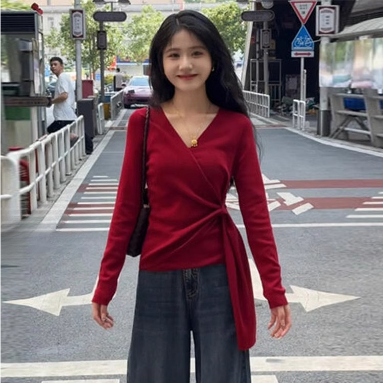 安可拉红早秋露肤穿搭不规则设计感新款高级感长袖女chic上衣甜辣