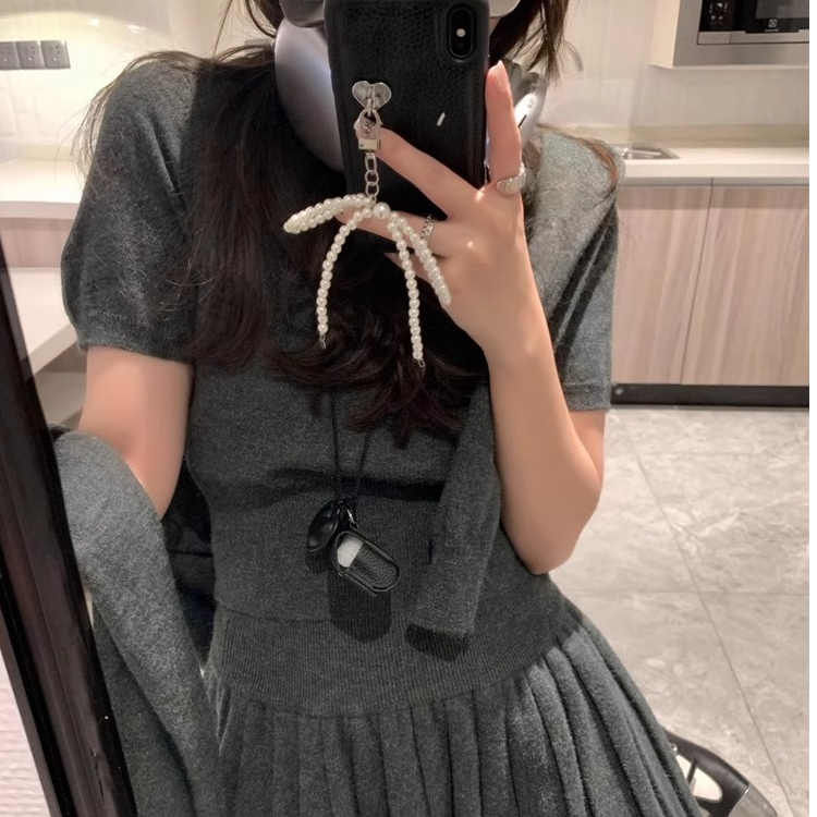 春季女装2025新款茶系穿搭一整套时尚韩系小香风百褶半身裙子套装