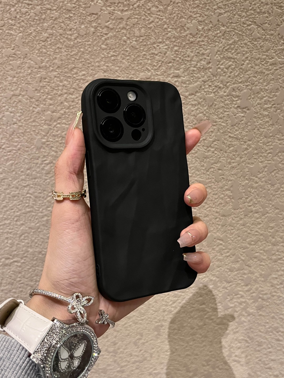 高级黑褶皱iPhone15Promax手机壳适用苹果13/14百搭12全包11女xr