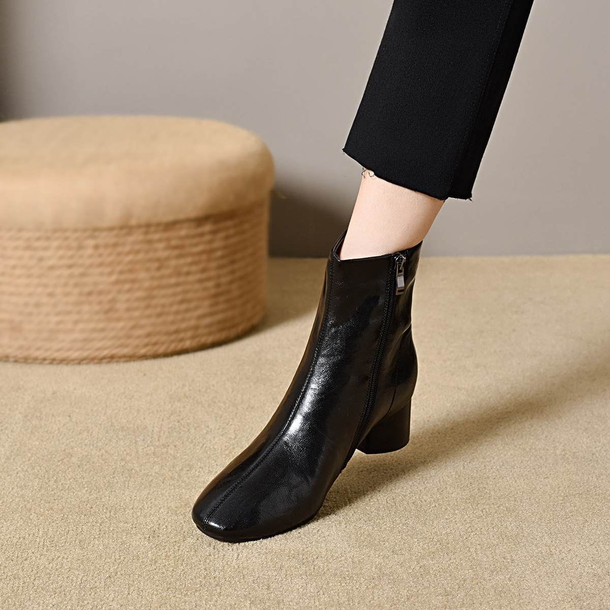 粗跟靴子冬季保暖搭子加绒羊皮短靴2024秋冬鞋子女靴侧拉链马丁靴