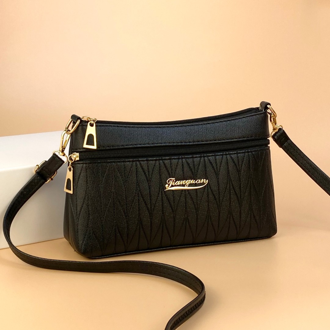 新款休闲高档女包韩版简约百搭斜挎极简手机包单肩女包女款小清新