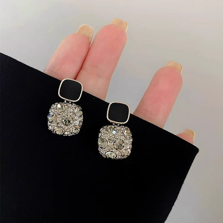 黑色耳坠新款爆款轻奢网红耳环小众高级感耳钉