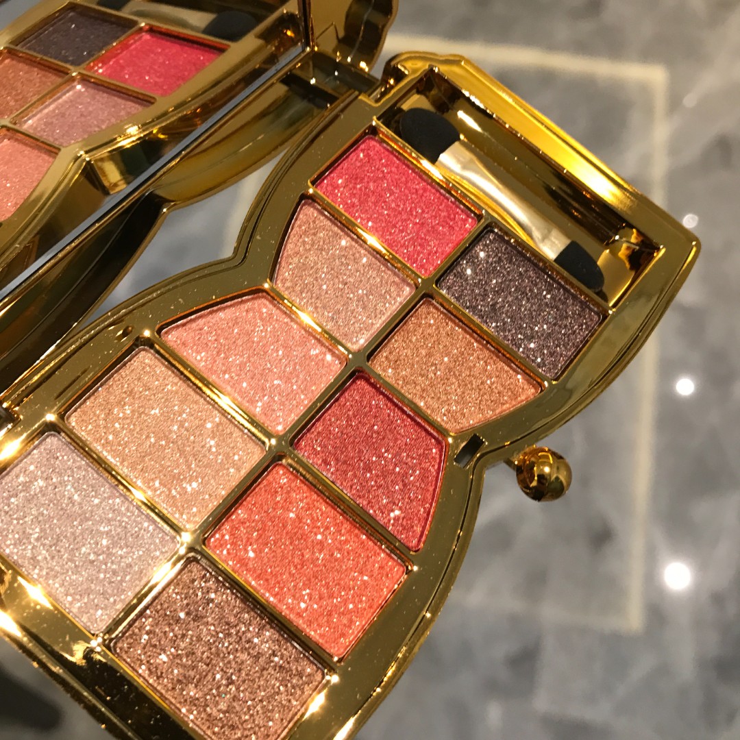 维妮小熊眼影盘不易脱妆网红细闪珠光亮晶晶不易掉色便携十色