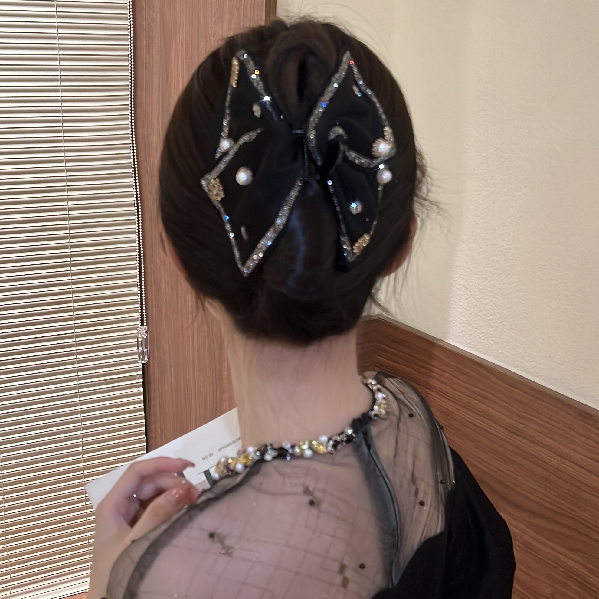 2025新款超洋气璀璨赫本风抓夹复古发夹女后脑勺三角夹高端鲨鱼夹