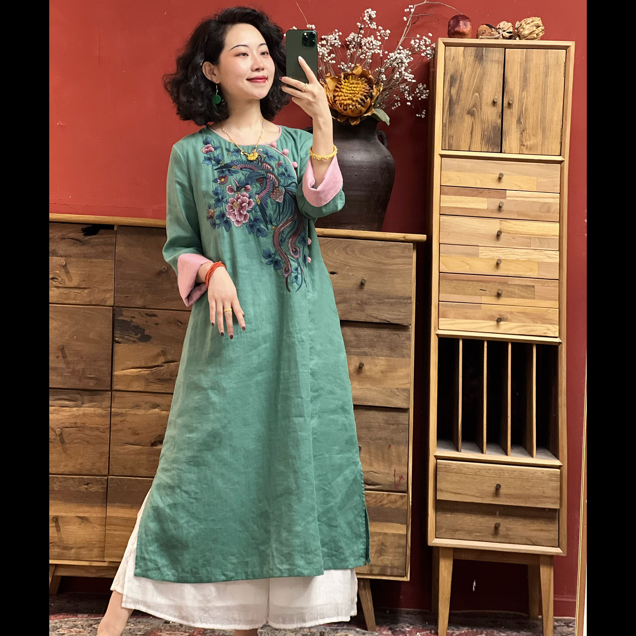 羊在在【羽裳】民族风刺绣女亚麻改良中长款茶服连衣裙L037