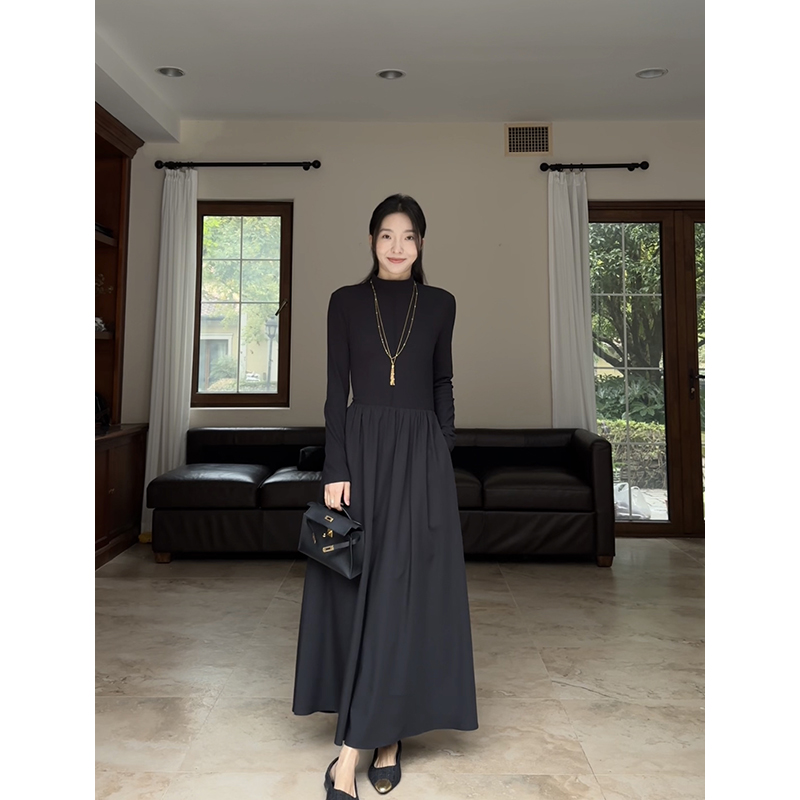 .郭九九呢 简约百搭显瘦德绒加绒打底长袖小黑裙连衣裙G923A03775