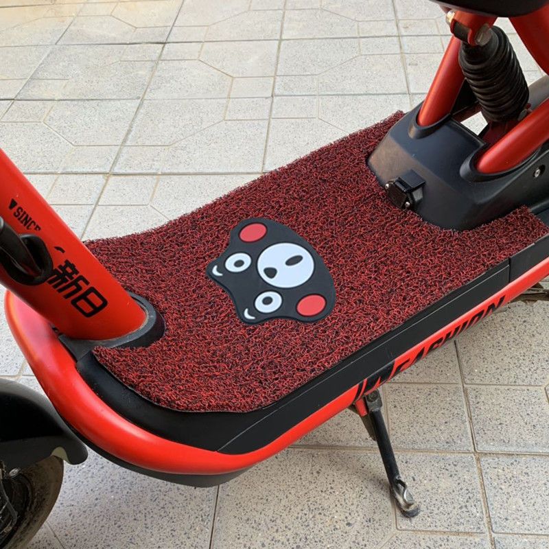 新款卡通电动车四季通用脚垫自由裁剪摩托踏板丝圈脚踏垫防水防滑