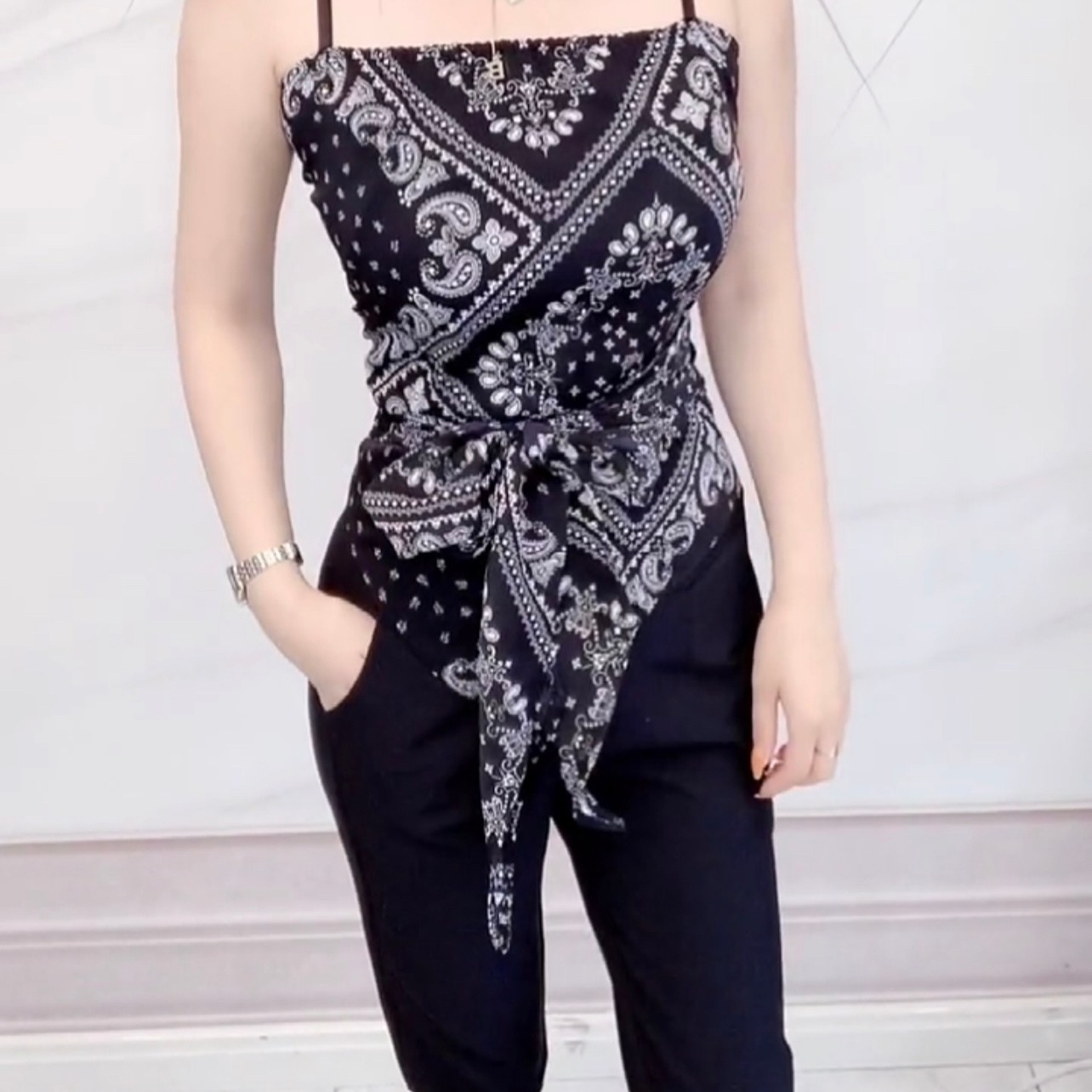肚兜女款爆款2025网红同款时尚百搭洋气设计感肚兜吊带女背心