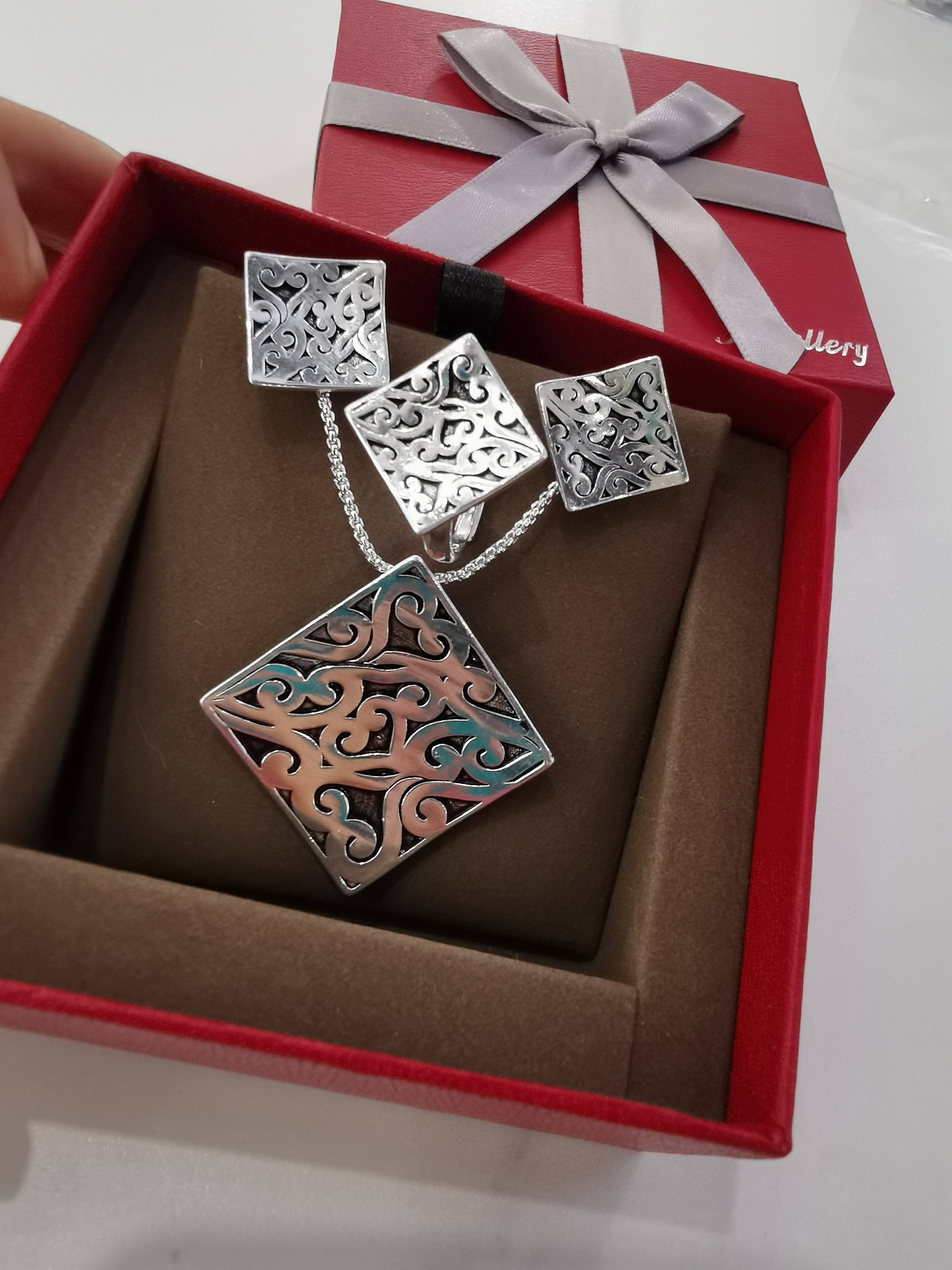 钛钢耳饰 蕊娜复古雕花长方耳环戒指吊坠组合