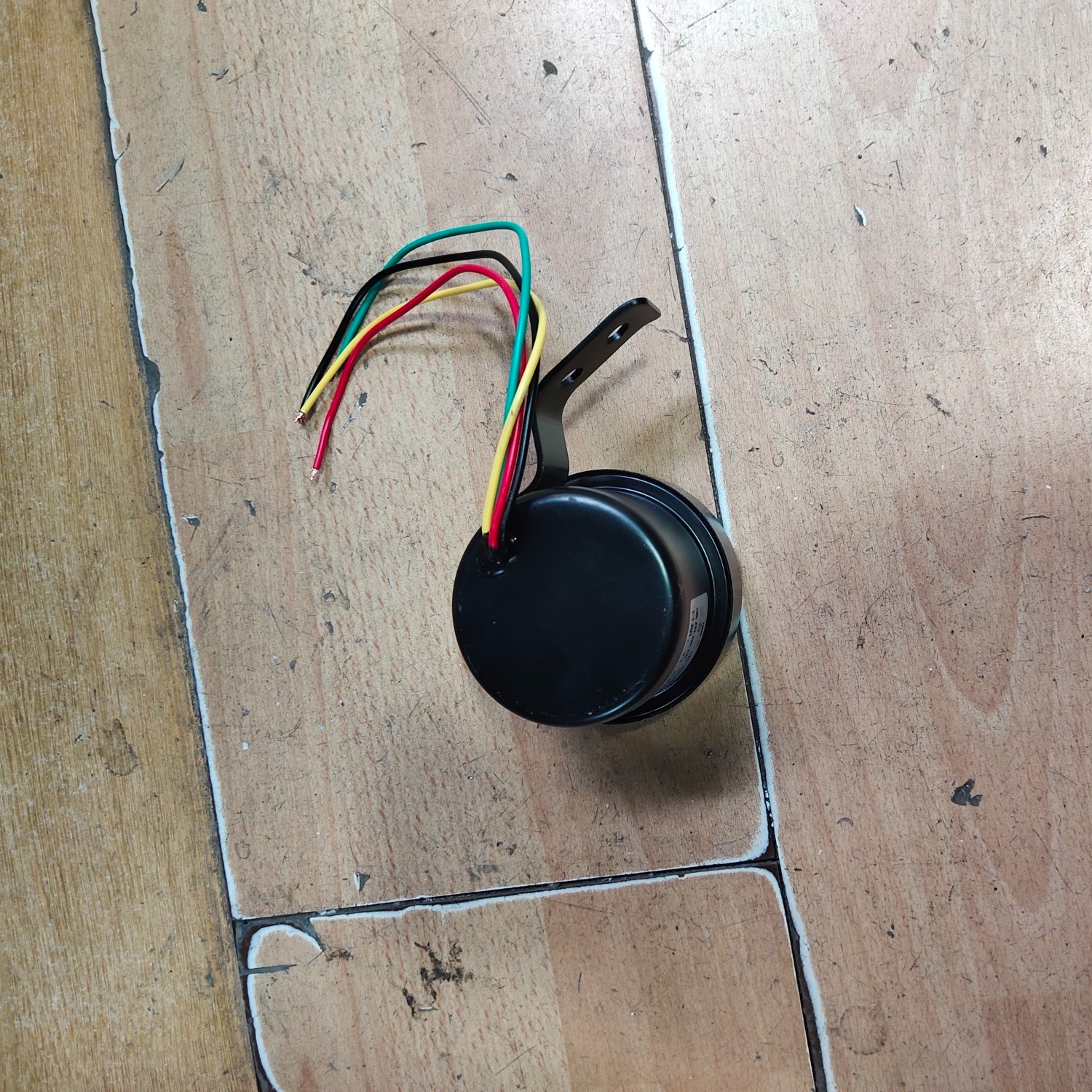 四线多方位倒车喇叭