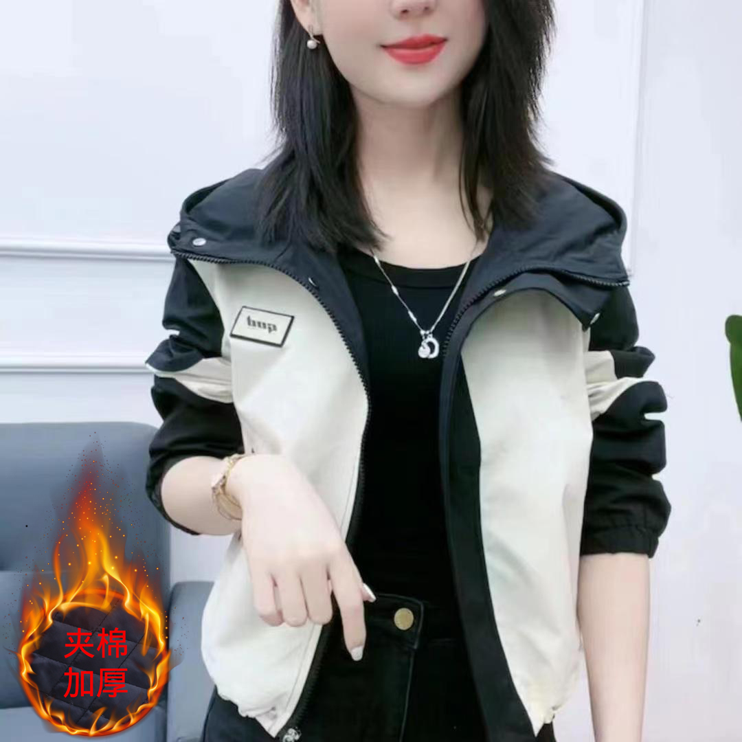 加棉加厚冲锋衣外套女2025秋冬新款撞色拼接短款小个子连帽上衣潮