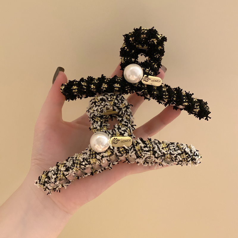 高级感轻奢小香风抓夹大号女珠珠后脑勺鲨鱼夹2025新款气质发夹