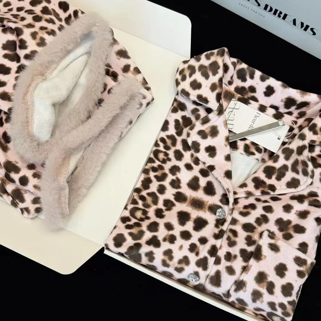 豹纹双面海岛绒睡衣女冬季新款秋冬保暖洋气长袖长裤两件套家居服