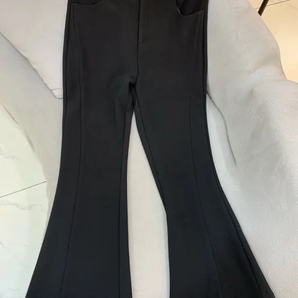 黑色加绒保暖显瘦高腰修身弹力百搭时尚休闲微喇裤女秋冬新款