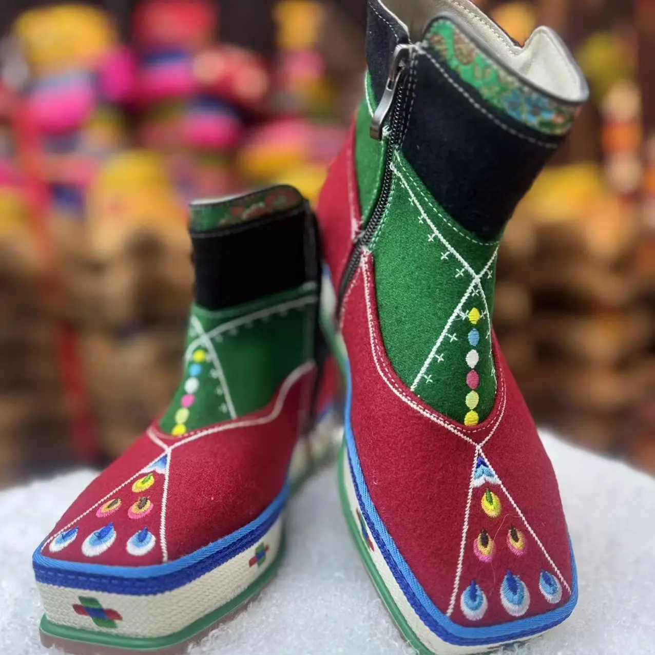 藏式民族风女士绣花鞋内里加绒舒适平底百搭布鞋新款