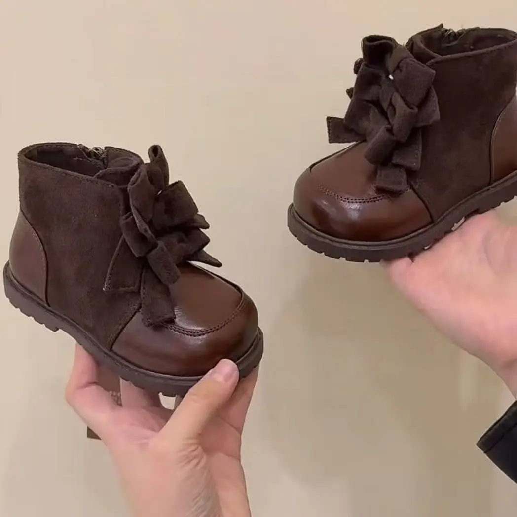 女童马丁靴秋冬新款英伦风公主短靴加绒保暖靴子小女孩黑色潮