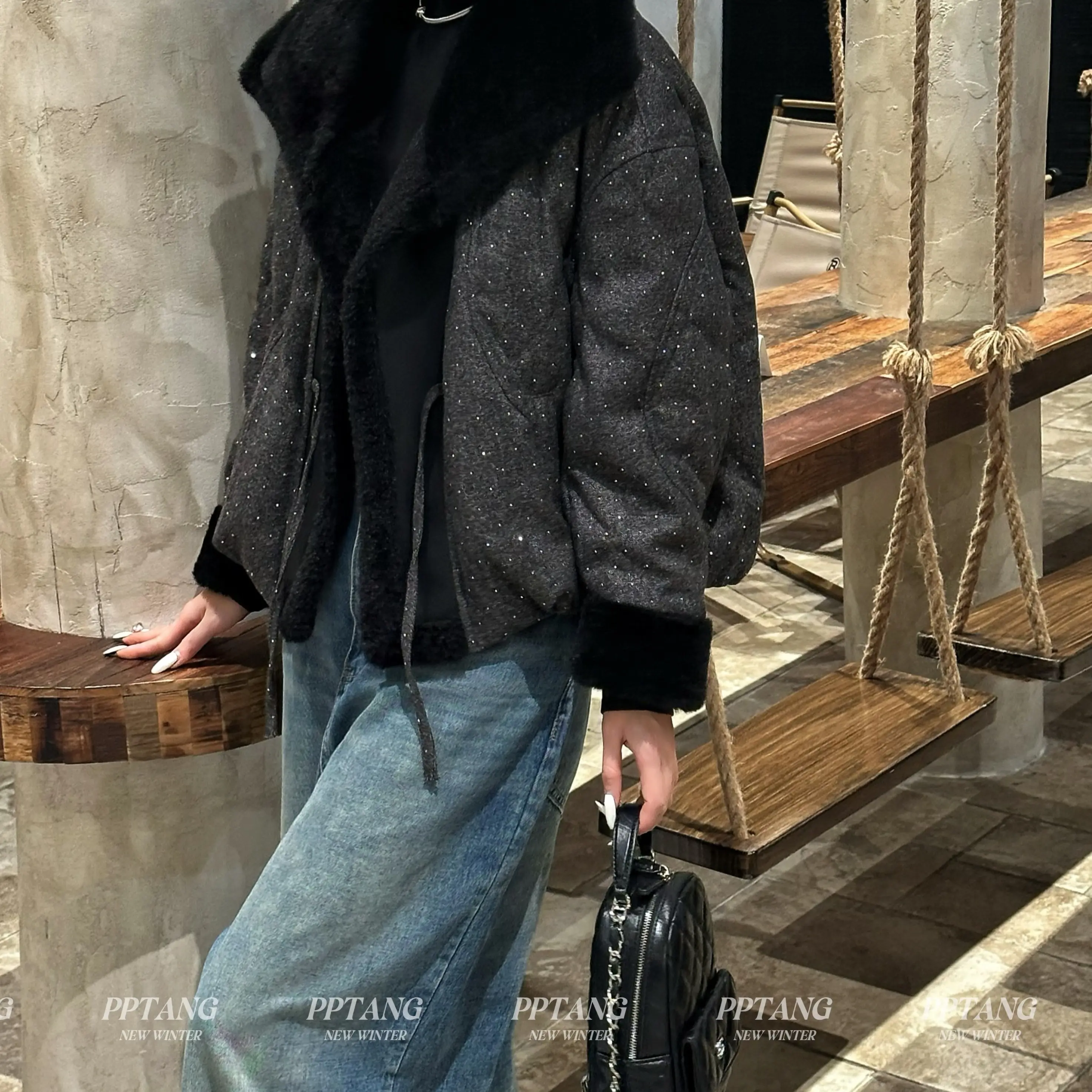 新年新衣亮闪闪高端毛一体拼接女冬季翻领加厚保暖外套时尚洋气