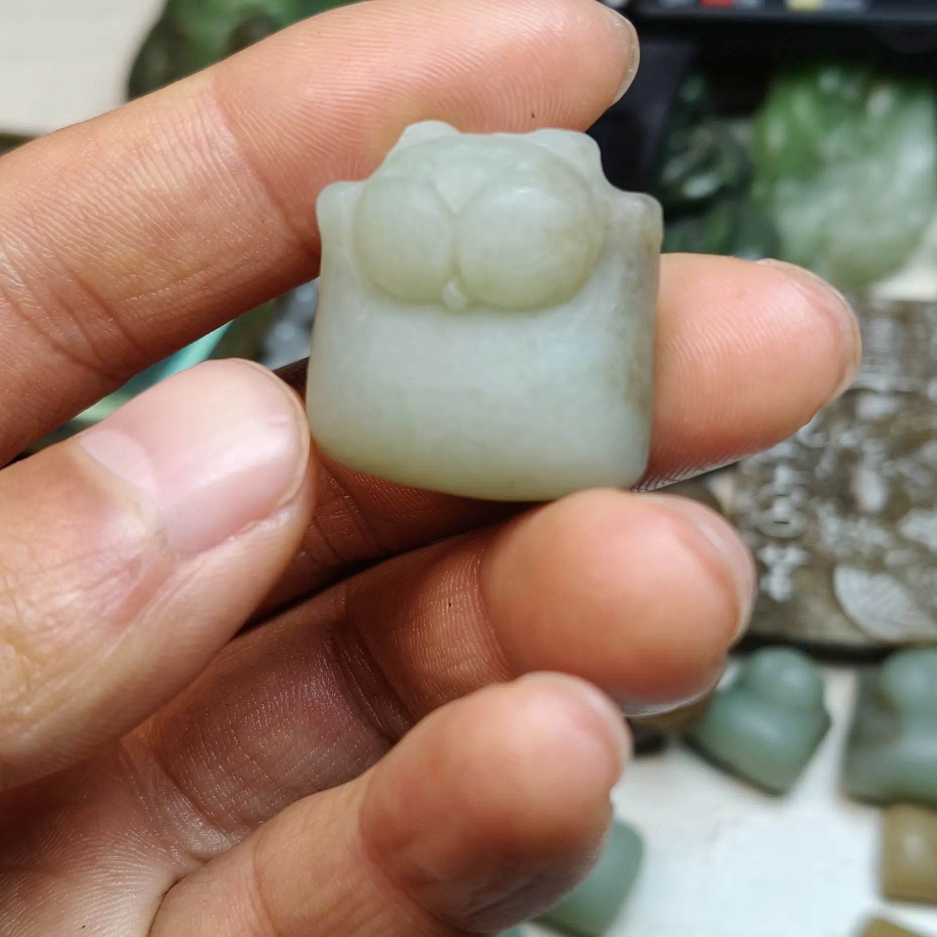 和田玉小猫长26宽24.4厚16.3重19.4克