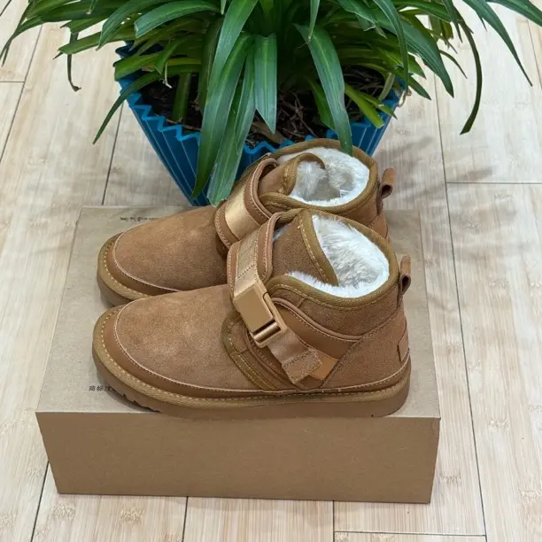 保暖经典冬季男女同款高帮雪地靴套筒休闲风平跟