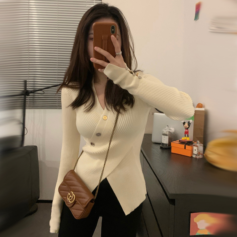 A4腰修身设计感显瘦开叉V领套头长袖针织衫内搭秋冬新款打底衫女